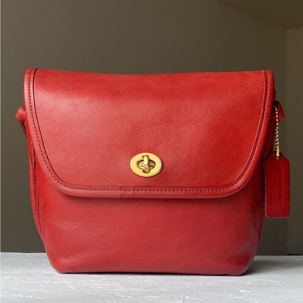 Beautiful Red Vintage Coach Quincey (9919) 💋